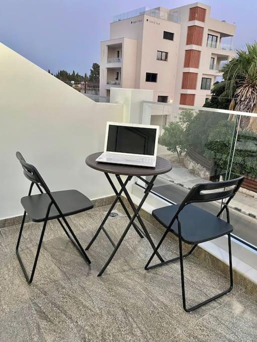 파포스 Ev Zin - Modern, Cozy, 1 Bed, Pool, 2 Balconies, A105 아파트 외부 사진